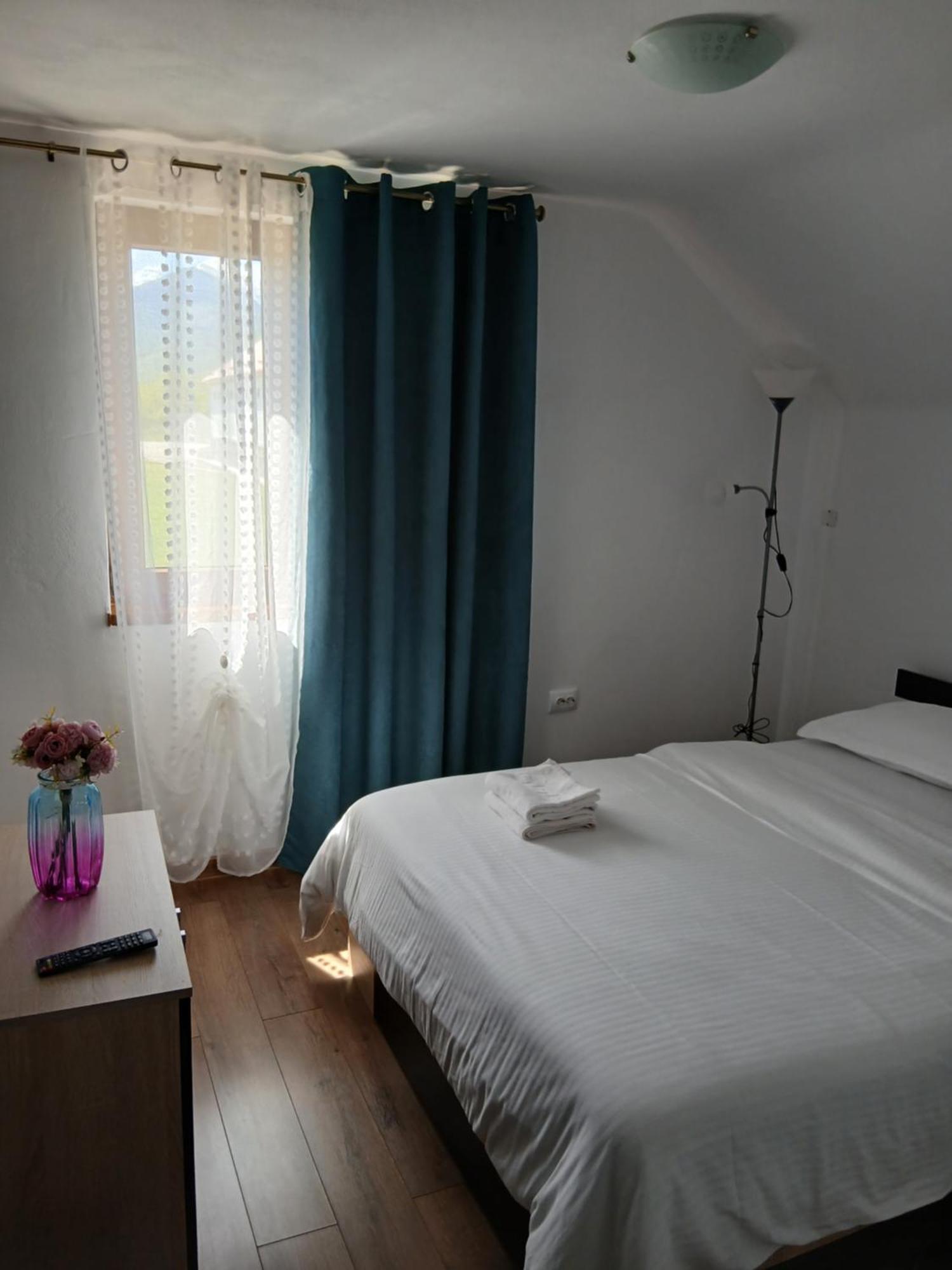 Casa Loredana Cartisoara Ngoại thất bức ảnh